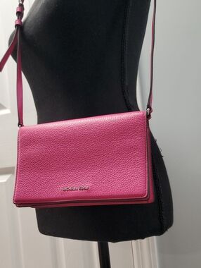 Michael Kors Dark Pink Pebbled Medium Jet Set QLeather Crossbody